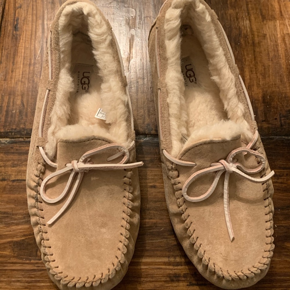 Women’s UGG Moccasin Loafers Tan